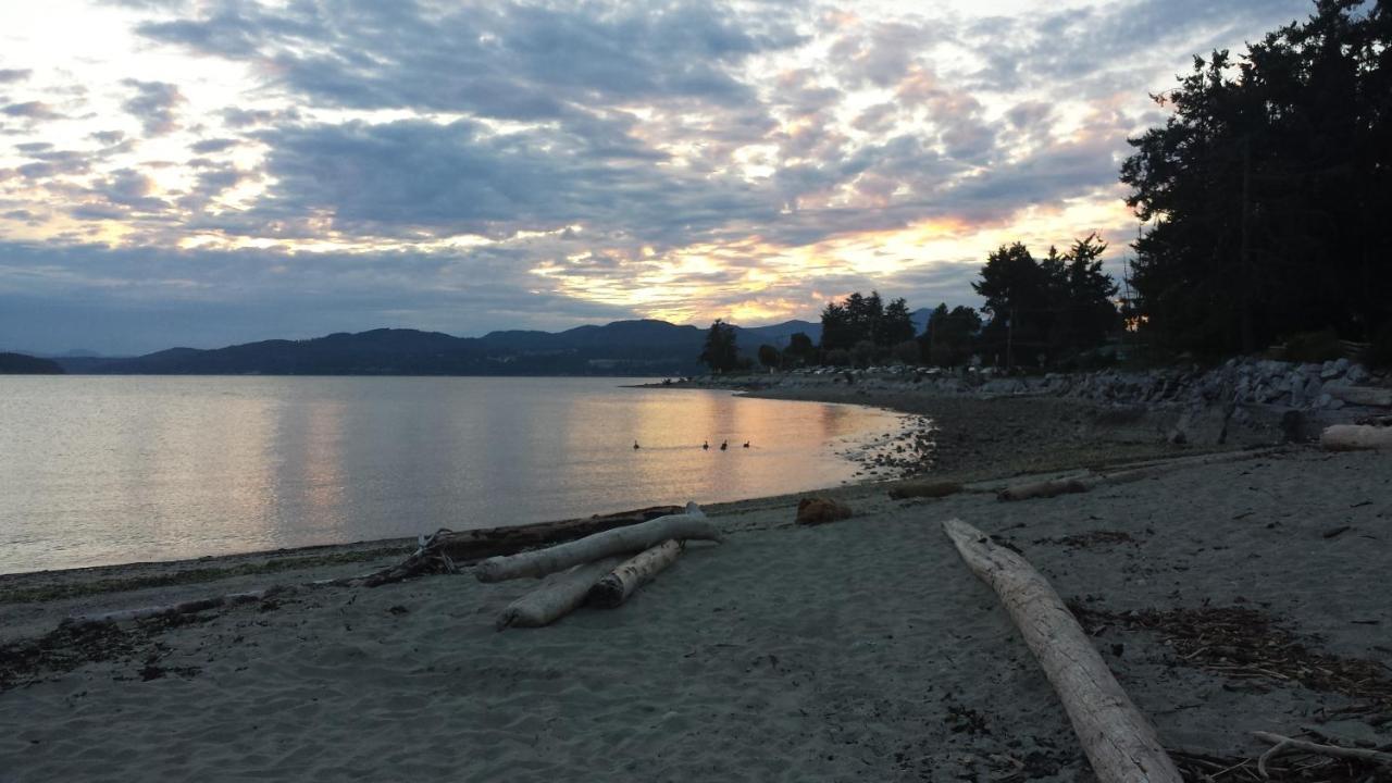 Davis Bay Bed & Breakfast Сешелт Экстерьер фото